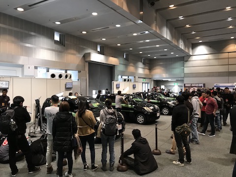 車のヘコミ修理、デントリペアのイベントで海外と技術交流会！