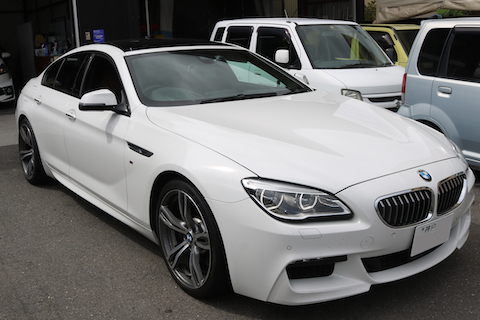 ルーフをカーラッピングでグロスブラックに。1日で愛車が生まれ変わります!