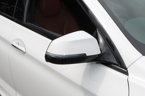 ルーフをカーラッピングでグロスブラックに。1日で愛車が生まれ変わります!