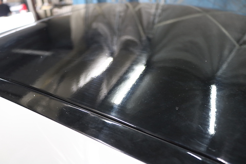 ルーフをカーラッピングでグロスブラックに。1日で愛車が生まれ変わります!