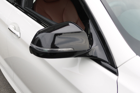 ルーフをカーラッピングでグロスブラックに。1日で愛車が生まれ変わります!