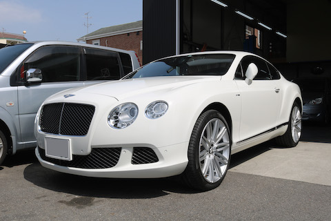 ベントレーのアルミホイールのガリ傷修理出来ます!