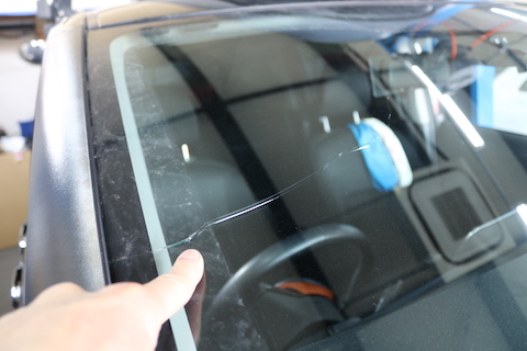 シエンタのフロントガラス社外品交換、カメラ調整も対応