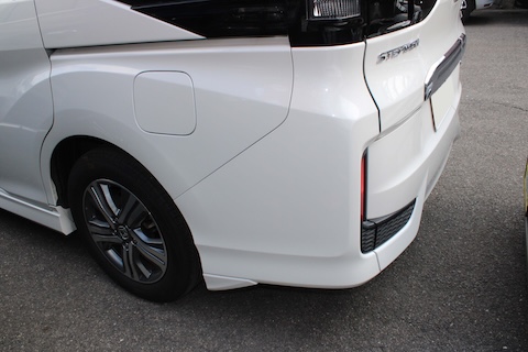 ステップワゴンのリアバンパー擦り傷修理、板金塗装で交換不要!