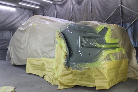 RAV4バンパーの傷修理|狭い道でのトラブルも板金塗装で綺麗に復活!