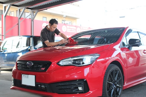 インプレッサのフロントガラス飛び石被害をウインドリペアで修理!