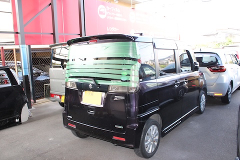 リアガラス割れを車両保険で修理!カーフィルム施工も全て対応