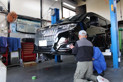 エスクワイアにモデリスタエアロを取り付けてドレスアップ