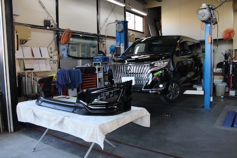 エスクワイアにモデリスタエアロを取り付けてドレスアップ