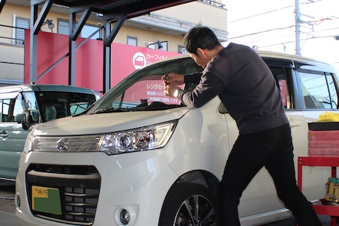 フロントガラスのひび割れが再発…他店修理後でもウインドリペアで対応