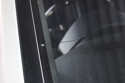 フロントガラスをコートテクトガラスに交換!夏も快適な車内空間へ