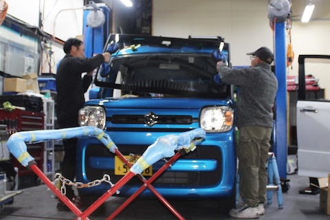 ガラス交換、社外品ガラスで費用を大幅に抑えられます!