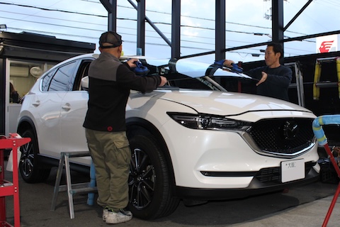 ガラス交換、社外品ガラスで費用を大幅に抑えられます!