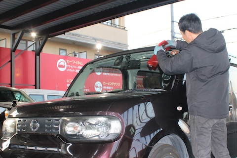 フロントガラスの大きなひび割れもウインドリペアで解決