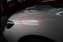 フェンダーのへこみ1